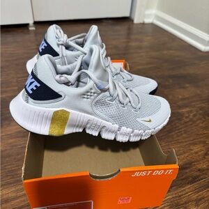 Women’s size 9 Nike Metcon 4